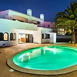 Vivienda Jade Βίλα *