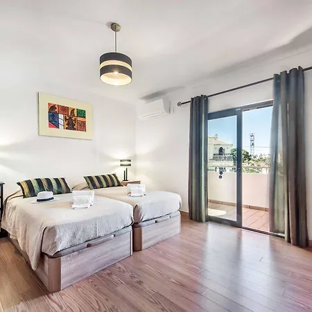 فيلة Vivienda Jade